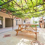 Apartament Milonas House