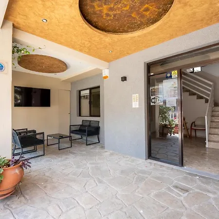 아파트 Milonas House
