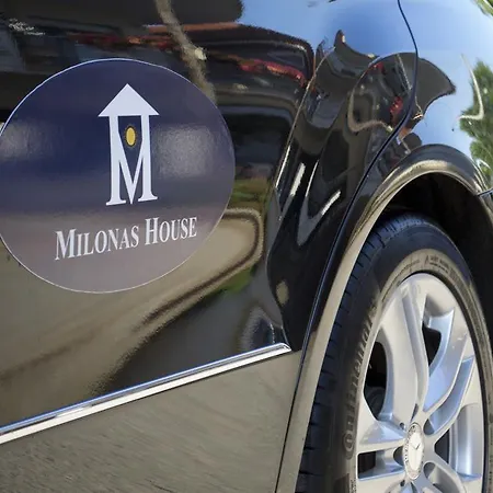 Milonas House * パラリア・ディオニショウ