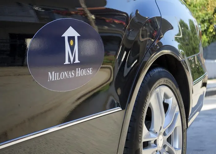 Milonas House * Παραλία Διονυσίου