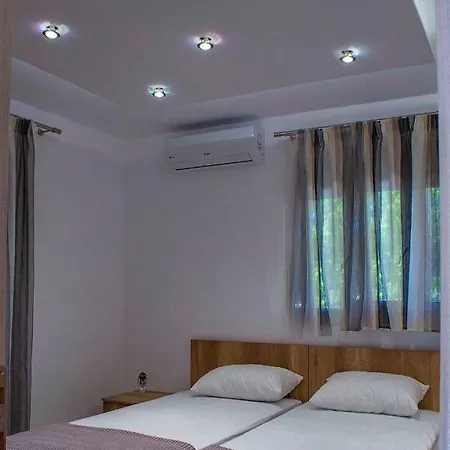 Milonas House * Paralia Dionysiou